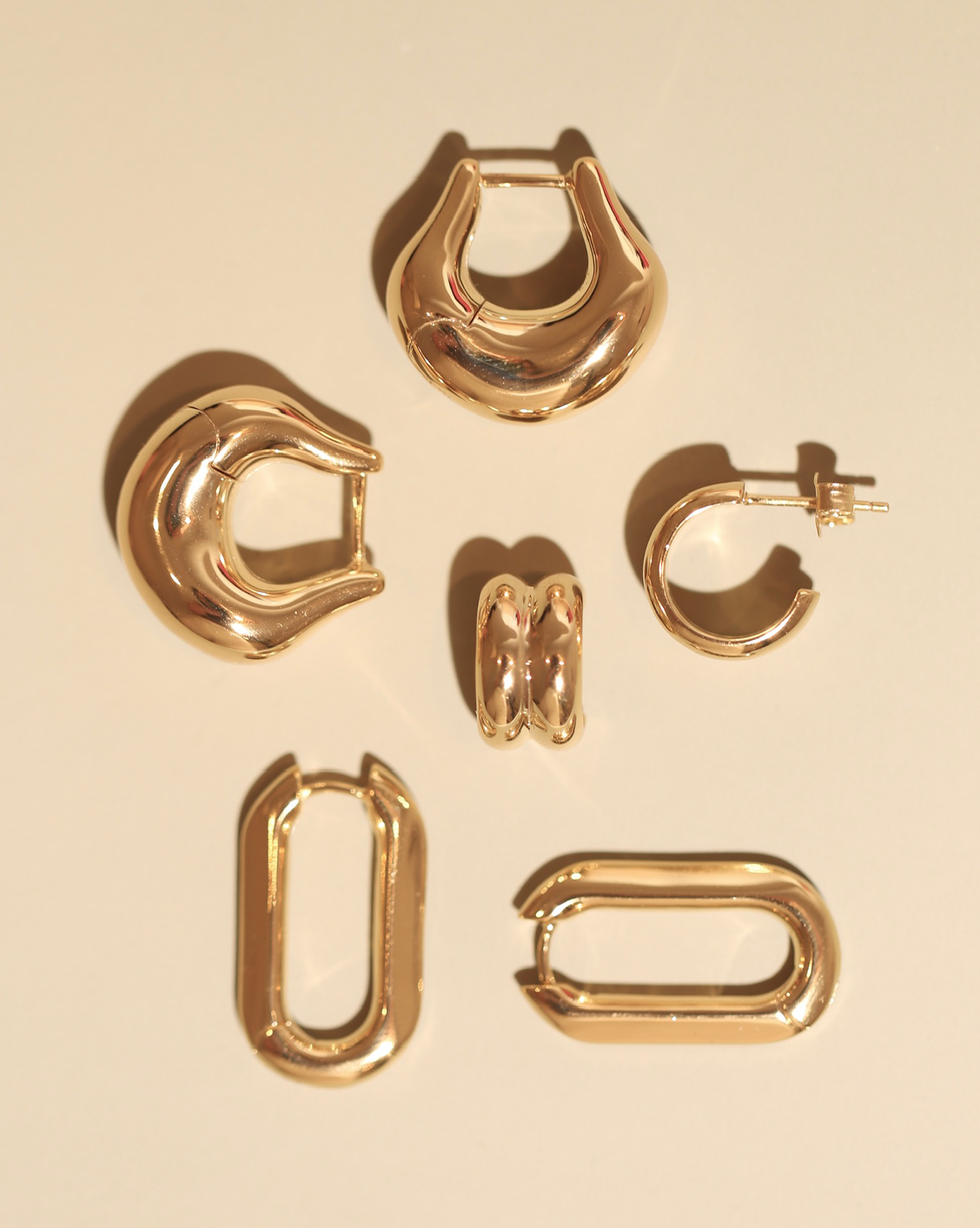 Double Curve Hoops - Gold