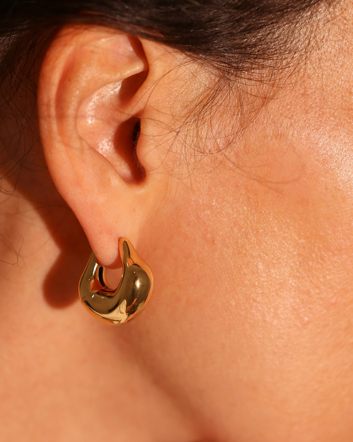 Pinched Dome Huggies - Gold